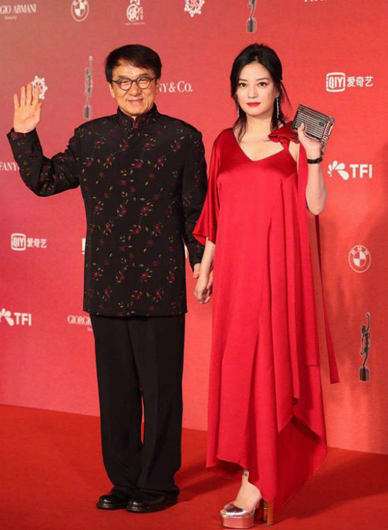 "Én nhỏ" tiết lộ, cô là "gương mặt thân quen" của sự kiện này trong suốt nhiều năm qua, tâm trạng vì thế rất vui vẻ, thoải mái.