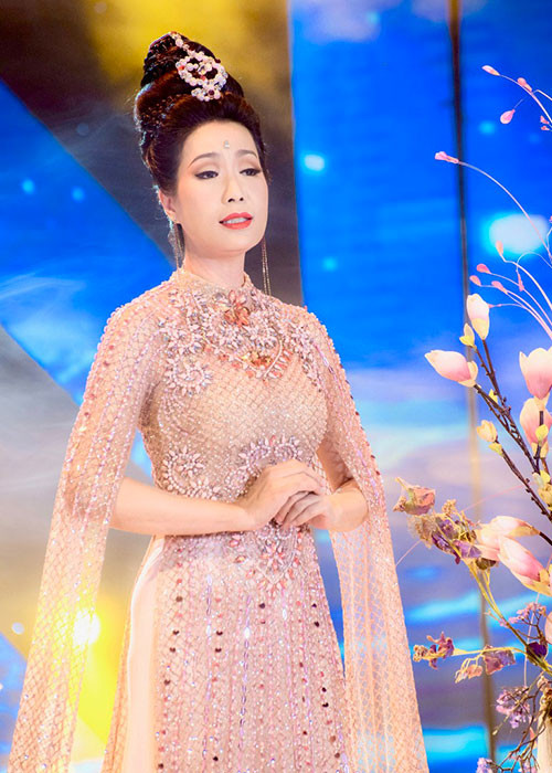 Những công sức Trịnh Kim Chi dành cho sân khấu và các lĩnh vực nghệ thuật đã và đang được công chúng ghi nhận.