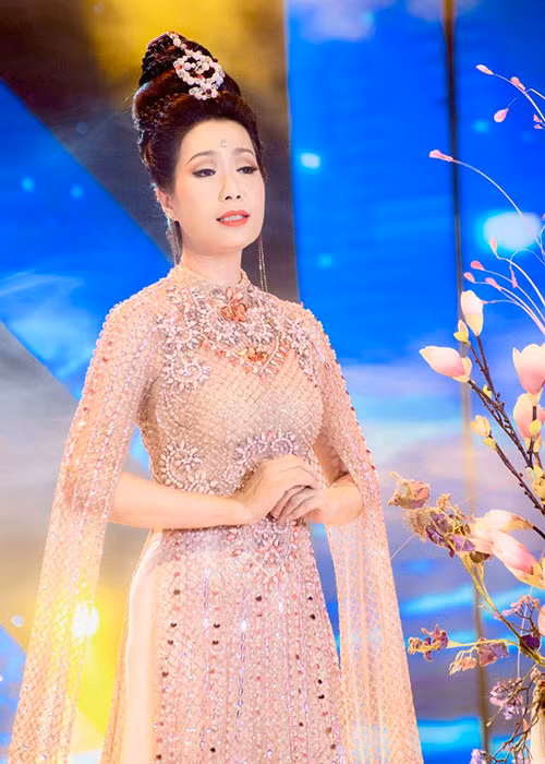 Những công sức Trịnh Kim Chi dành cho sân khấu và các lĩnh vực nghệ thuật đã và đang được công chúng ghi nhận.