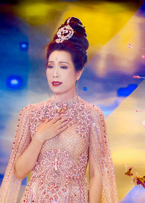 Á hậu Việt Nam 1994 tham gia hoạt động ở nhiều vai trò khác nhau. Trong mỗi vai trò, chị đều hoàn thành trọn vẹn, khẳng định được sức hút, dấu ấn riêng.