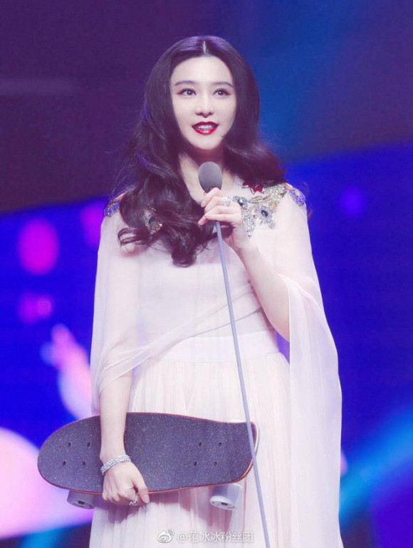 Phạm Băng Băng xuất hiện lộng lẫy tại sự kiện.