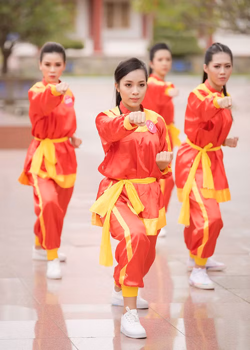 Vẻ đẹp khỏe khoắn của thí sinh Hoa hậu Việt Nam khi tập võ.