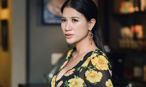 Trang Trần cho rằng: "Chẳng có ai còn trinh khi vào showbiz". Phát ngôn này khiến nhiều mỹ nhân Việt lên tiếng.