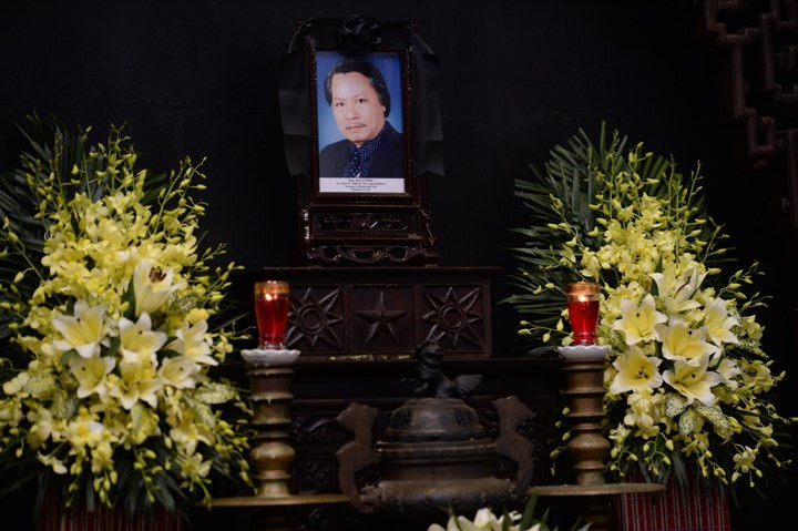 Sự ra đi đột ngột của nghệ sĩ Bùi Cường khiến nhiều đồng nghiệp, người hâm mộ bàng hoàng. Ông qua đời vào sáng 3/8, hưởng thọ 72 tuổi.