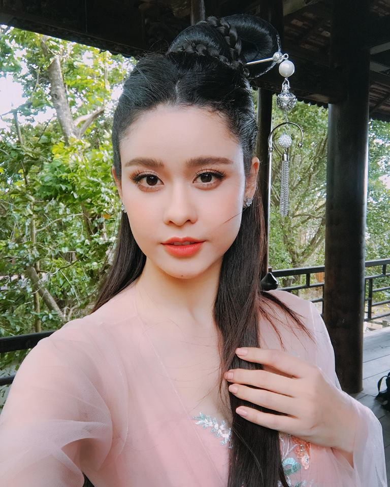 Bức ảnh Trương Quỳnh Anh hóa thân thành người đẹp cổ trang đăng trên trang cá nhân cũng nhận "bão like".