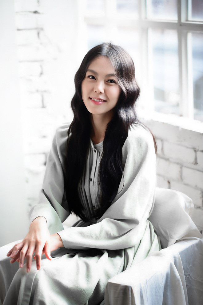 Kim Min Hee sở hữu nhan sắc xinh đẹp và thân hình mảnh mai.