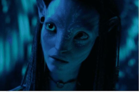 Nhưng mũi mới là đặc biệt nổi bật nhất của người mẫu này. Cô có chiếc mũi khá phẳng và to trên gương mặt. Nhiều người đã so sánh gương mặt của Tsunaina với nhân vật Neytiri trong bộ phim Avatar.