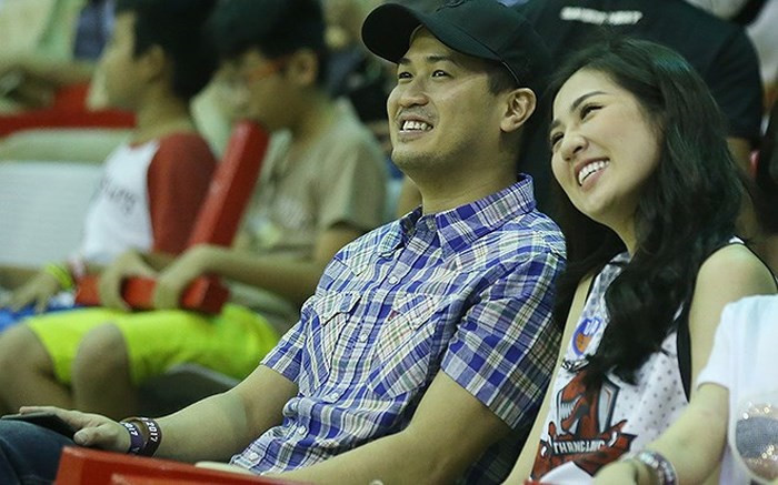 Trước đó, Tú Anh từng vướng tin đồn hẹn hò Phillip Nguyễn – em chồng nữ diễn viên Tăng Thanh Hà. Cuối năm 2017, thông tin này được chia sẻ rầm rộ trên mạng xã hội và thu hút sự quan tâm của công chúng.