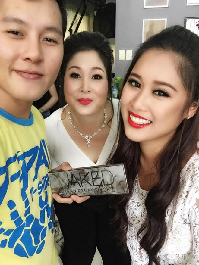 Hoàng Châu sinh năm 1994, tên thường gọi là Xí Ngầu. Thừa hưởng những nét đẹp từ bố và mẹ, Hoàng Châu có gương mặt xinh đẹp tự nhiên. Không ít cư dân mạng nhận xét cô có nét đẹp của một hoa hậu.