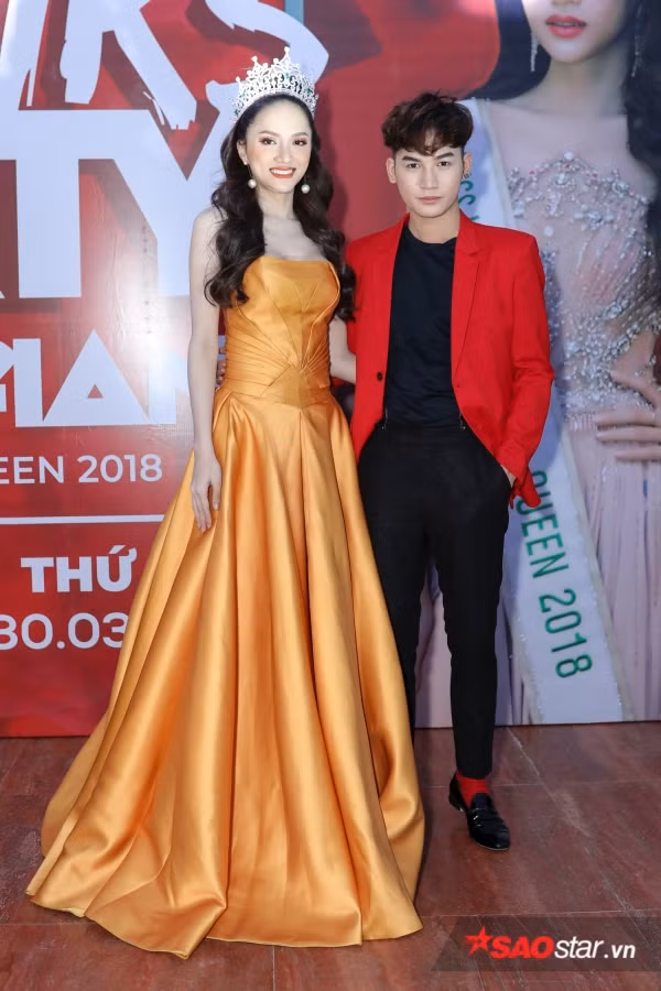 Tối 30/1, Hương Giang tổ chức buổi tiệc thân mật để cảm ơn bạn bè, đồng nghiệp, những người hỗ trợ và đặc biệt là truyền thông đã giúp đỡ người đẹp có được chiến thắng tại cuộc thi Hoa hậu Chuyển giới Quốc tế 2018. Đến tham dự buổi tiệc còn không ít những nhân vật nổi tiếng của showbiz như: Ali Hoàng Dương, Lưu Thiên Hương, Lê Thiện Hiếu, Mỹ Duyên,…