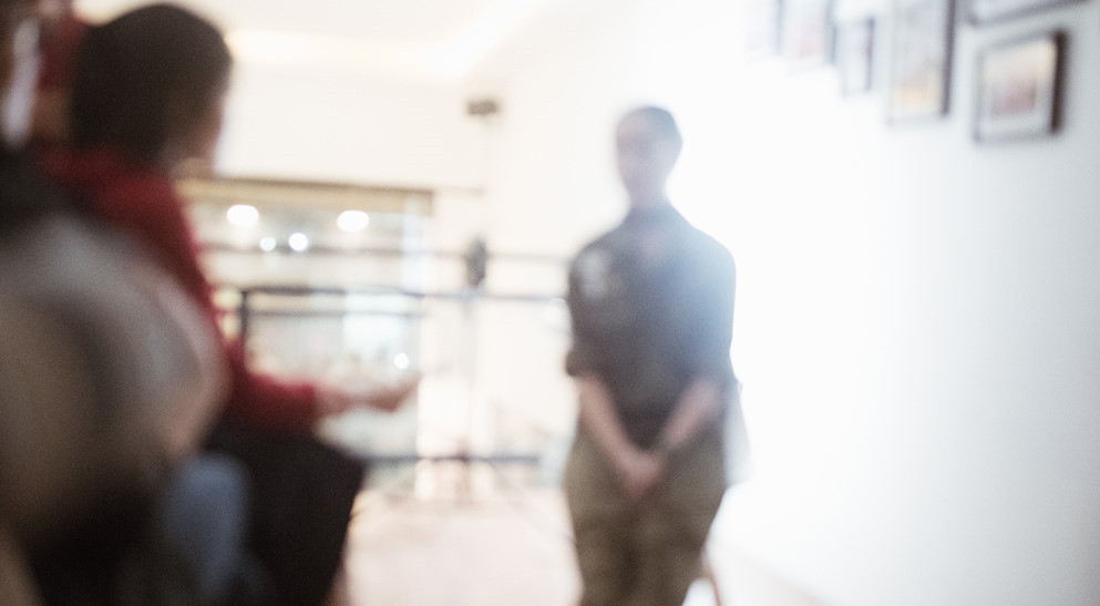 M.P - cô gái tố Phạm Anh Khoa tấn công tình dục không chấp nhận lời xin lỗi của nam ca sĩ. Ảnh: Zing