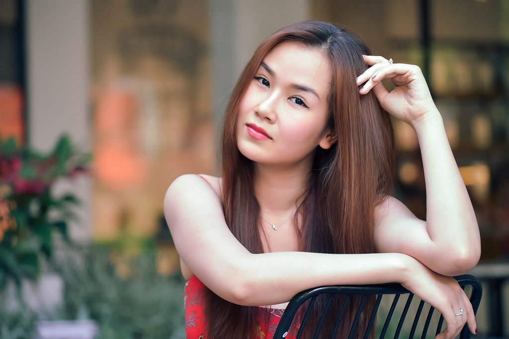 Hạ Trâm sẵn sàng gác lại sự nghiệp để chăm lo cho gia đình.