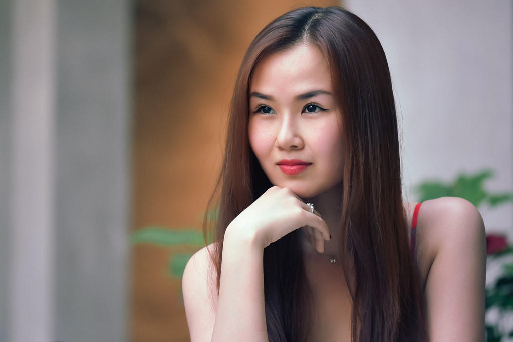 Hạ Trâm muốn theo đuổi dòng nhạc bán cổ điển thay vì nhạc theo thị hiếu số đông.