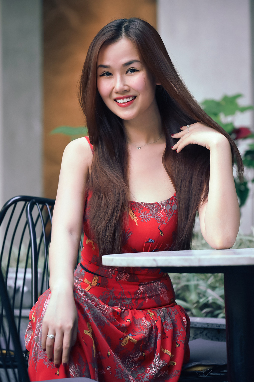 Hạ Trâm cho biết dù phụ nữ mạnh mẽ đến cỡ nào cũng cần được đàn ông bảo vệ, che chở.