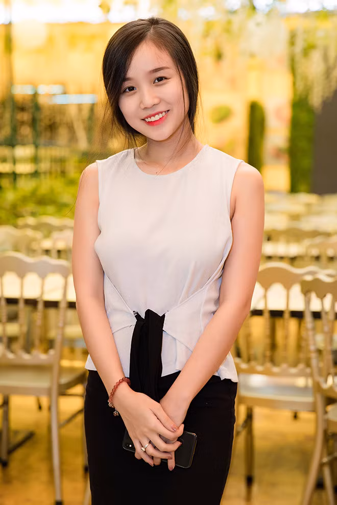 Bảo Ngọc cho biết không thích tham gia showbiz vì sợ ồn ào.