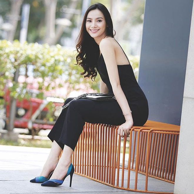 “Tôi thích được như các nghệ sĩ underground, chỉ cần thoả mãn với niềm đam mê ca hát, sáng mở mắt ra lại có thêm cảm hứng để viết nhạc, thế là đủ. Còn sự hào nhoáng, nổi tiếng của showbiz Việt, tôi không mấy quan tâm”, Kiều Diễm chia sẻ.