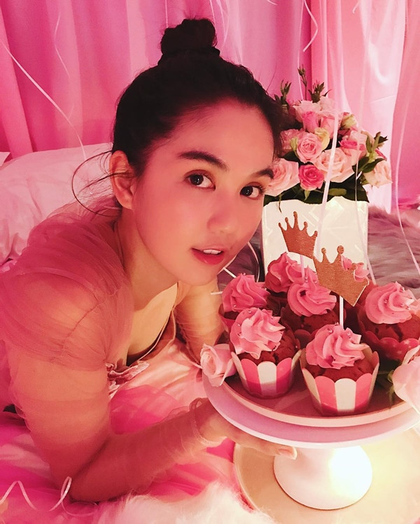 Cách đây không lâu, Ngọc Trinh chia sẻ đã có bạn trai mới. Tuy nhiên, để tránh bị soi mói cô giấu danh tính và thông tin về bạn trai.