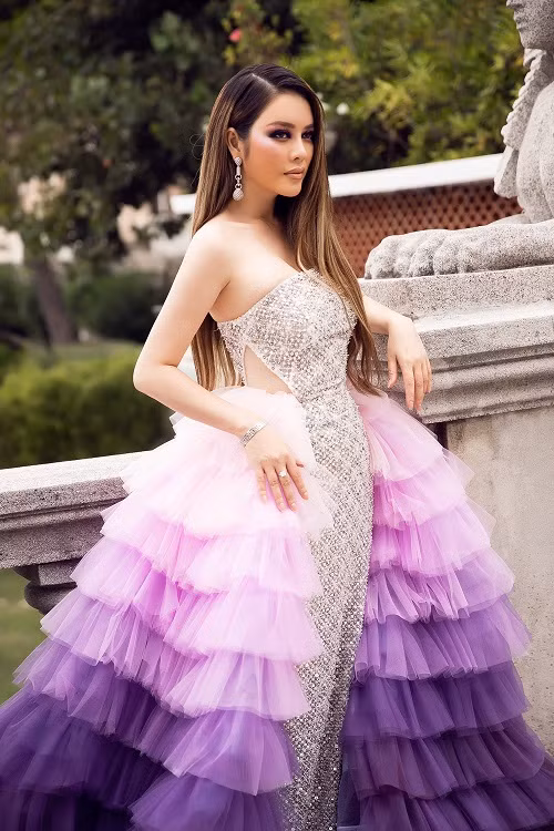 Lý Nhã Kỳ khoe vẻ đẹp đài các, kiêu sa tại sự kiện quốc tế.