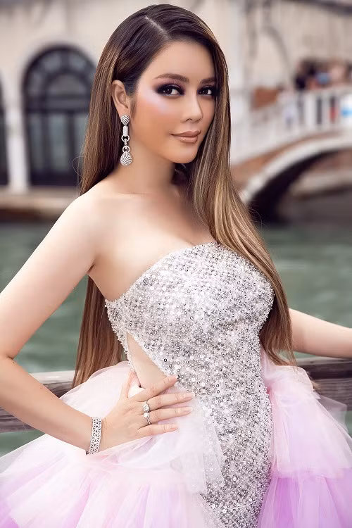 Có thể nói sau 4 năm làm nhà bảo trợ quỹ Cinefoundation của LHP Cannes, Lý Nhã Kỳ đã từng bước vươn ra điện ảnh thế giới trong vai trò nhà sản xuất phim.