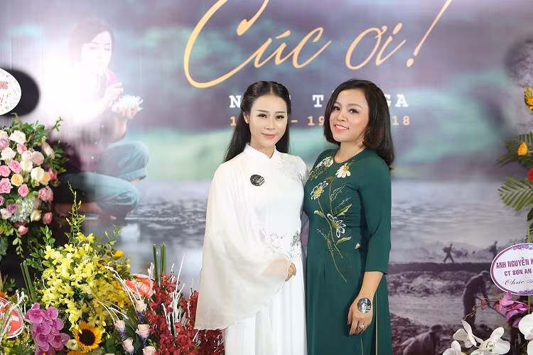 Diễn viên Hoa Trần và NSƯT Tố Nga. Ảnh: Hòa Nguyễn