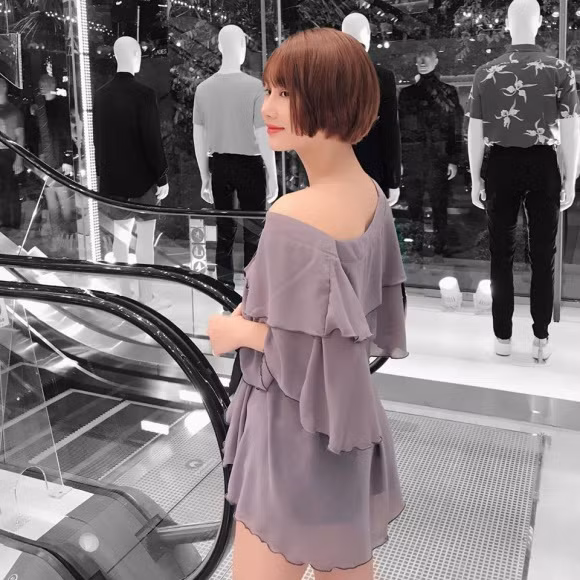 Được biết Tiến Dũng đã yêu Trang Linh ngay từ cái nhìn đầu tiên trong một buổi tiệc, vẻ ngoài xinh đẹp, hồn nhiên của cô nàng đã thu hút hoàn toàn ánh nhìn của nam ca sĩ.