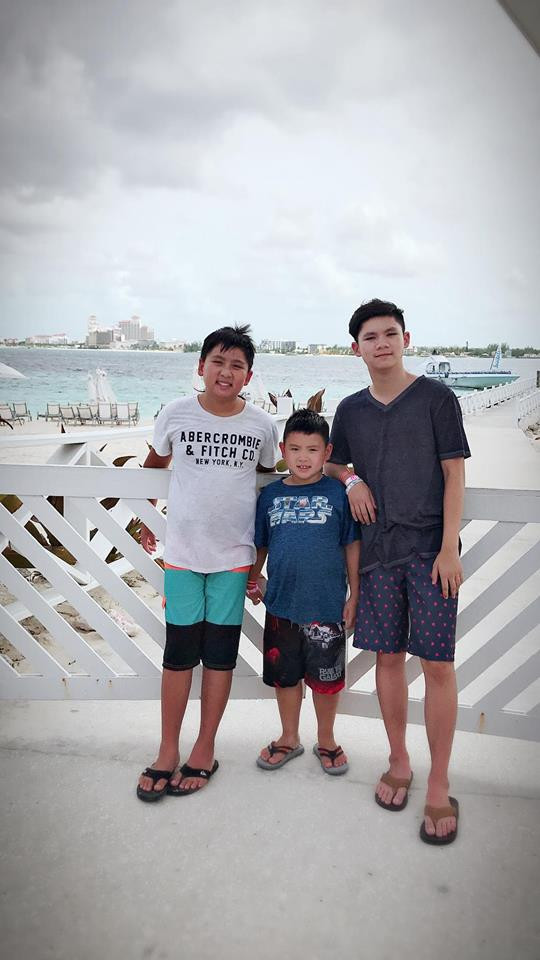 Cả ba cậu nhóc Beckam, Colin và Kenzi hiện sống với mẹ. Trizzie từng hỏi ba con về việc bố mẹ có nên quay lại với nhau không, nhưng các con đều đồng tình rằng: "Mẹ không cần có chồng, cứ ở vậy mẹ sẽ vui hơn".