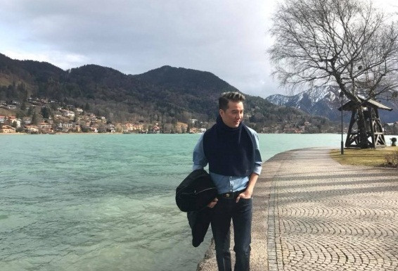 Dam Vinh Hung tiet lo di cay te bao goc de tre hoa da