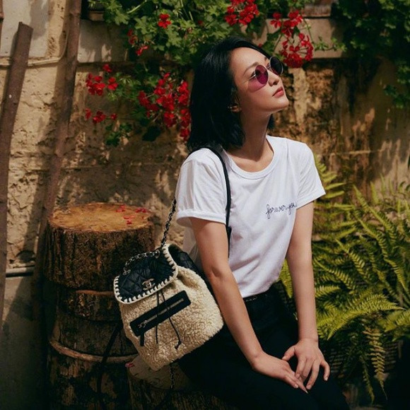 Thời gian qua, Cao Thánh Viễn chủ yếu sống ở Đài Loan và Mỹ, rất hiếm khi tới Trung Quốc đại lục sống cùng Châu Tấn. Đã rất lâu rồi người ta không thấy vợ chồng Châu Tấn sánh đôi bên nhau.