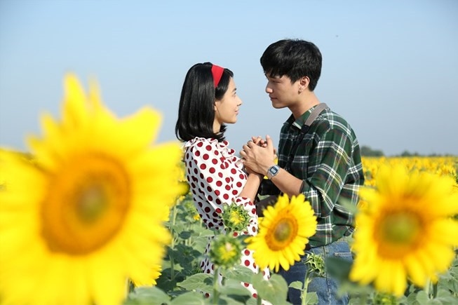 Huỳnh Anh và diễn viên Minh Trang trong Tình khúc Bạch Dương. Ảnh: VFC.