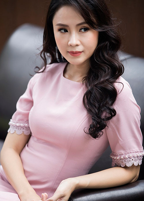 Chia sẻ về vai diễn, Hồng Diễm bày tỏ, vai Dung không có nhiều đặc sắc, thậm chí khi đọc kịch bản cô định từ chối.