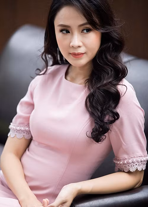 Chia sẻ về vai diễn, Hồng Diễm bày tỏ, vai Dung không có nhiều đặc sắc, thậm chí khi đọc kịch bản cô định từ chối.