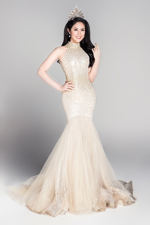 Hoa hậu Ngọc Hân hiện là một nhà thiết kế áo dài thành công.