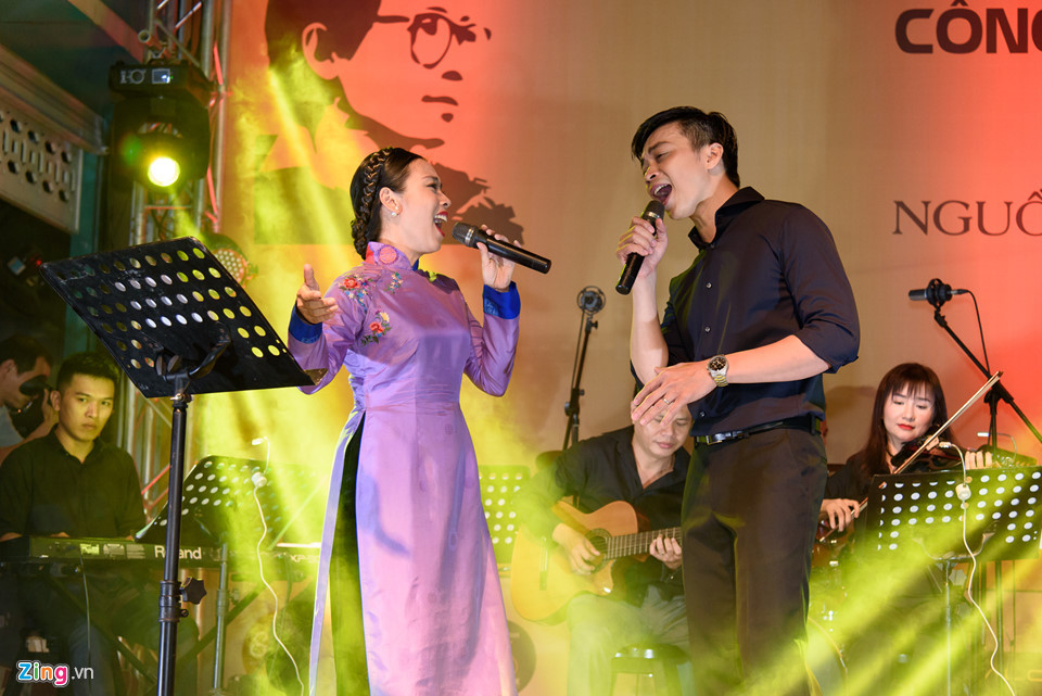 Lân Nhã và Ngọc Mai cùng hòa giọng trong các nhạc phẩm nổi tiếng của Trịnh Công Sơn. Đây là lần thứ 3 đêm nhạc tưởng nhớ cố nhạc sĩ diễn ra tại đường sách TP.HCM.