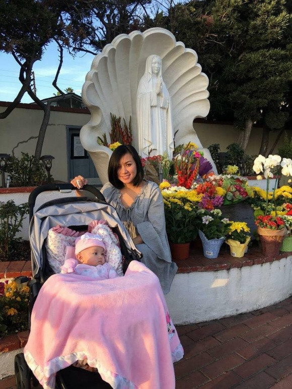 Sinh con ở tuổi 40, đây là những hình ảnh hiếm hoi của con gái nhà Y Phụng.