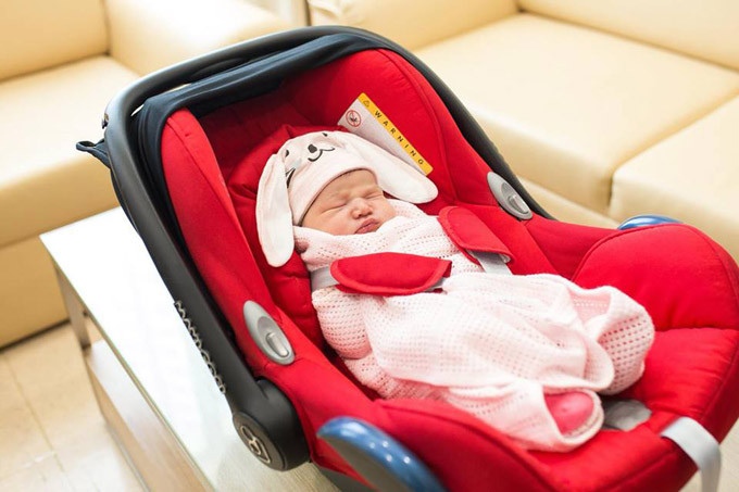 Con gái Hà Anh trông đáng yêu như thiên thần.