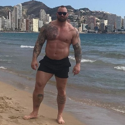 Björnsson nặng tới 180 kg, khỏe gấp 5 người thường.