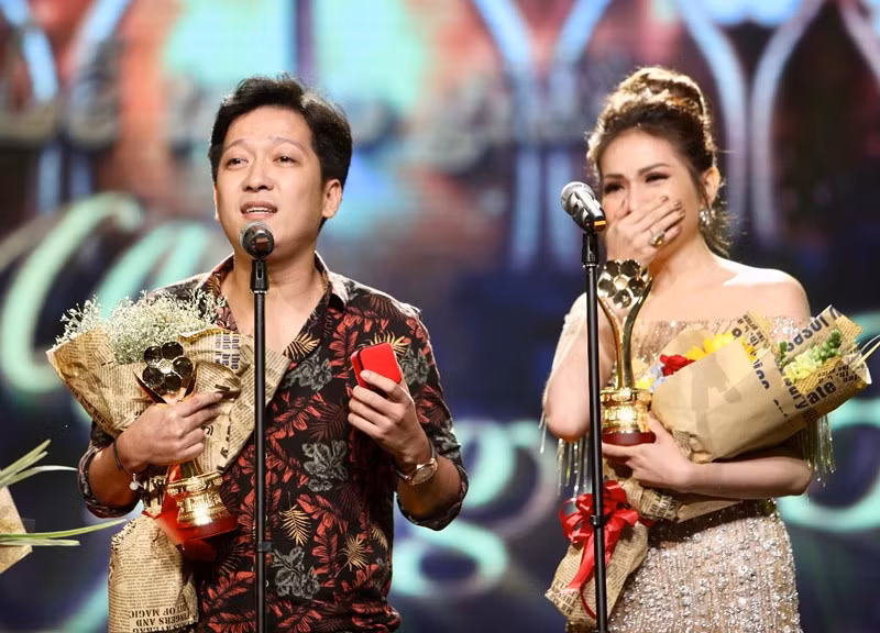 Trường Giang bất ngờ cầu hôn Nhã Phương trên sóng trực tiếp. Ảnh: Pháp Luật TPHCM