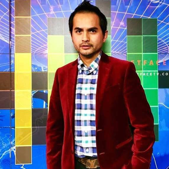 Dù có thu nhập khá lớn nhưng người mẫu này vẫn luôn thể hiện mình là ông chồng hoàn hảo, anh sẵn sàng san sẻ việc nhà với vợ.