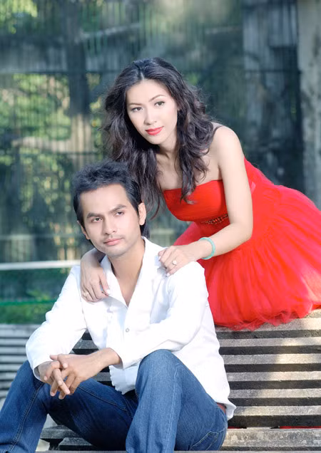 Sau hai năm kết hôn, người mẫu kiêm diễn viên Đức Tiến quyết định rời bỏ ánh hàng quang ở showbiz Việt để sang Mỹ định cư.