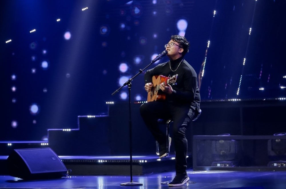 Thí sinh Hồng Phúc nhận được sự đồng ý của 3 vị giám khảo.