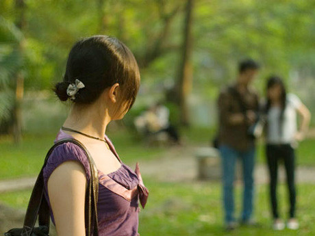 Ban trai phan boi, gap tinh dich moi biet ca hai bi lua vo dau-Hinh-2