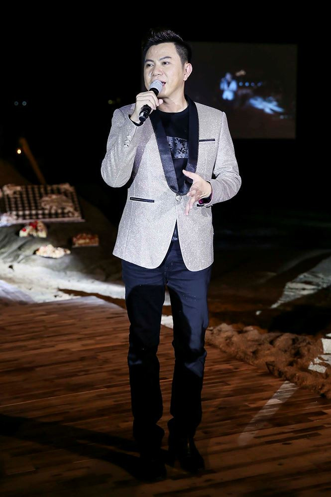 Ngoài Đàm Vĩnh Hưng và Hoài Lâm, đêm nhạc còn có sự góp giọng của hai giọng ca trữ tình quê hương được yêu mến như Quốc Đại.