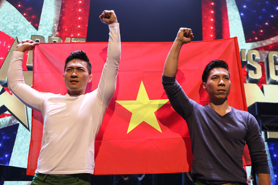 "Cảm ơn ba mẹ, cảm ơn gia đình nhỏ của Quốc Cơ - Quốc Nghiệp, cảm ơn người hâm mộ, cảm ơn tất cả đã yêu mến hai anh em. Quốc Cơ - Quốc Nghiệp luôn tự hào vì mọi người", hai nghệ sĩ nhắn nhủ. Trong cuộc thi, họ liên tục đưa dấu ấn Việt Nam đến với cuộc thi truyền hình quốc tế.