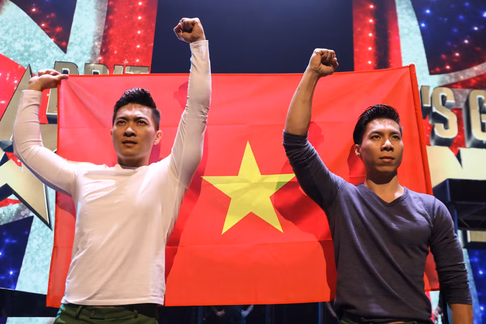 "Cảm ơn ba mẹ, cảm ơn gia đình nhỏ của Quốc Cơ - Quốc Nghiệp, cảm ơn người hâm mộ, cảm ơn tất cả đã yêu mến hai anh em. Quốc Cơ - Quốc Nghiệp luôn tự hào vì mọi người", hai nghệ sĩ nhắn nhủ. Trong cuộc thi, họ liên tục đưa dấu ấn Việt Nam đến với cuộc thi truyền hình quốc tế.