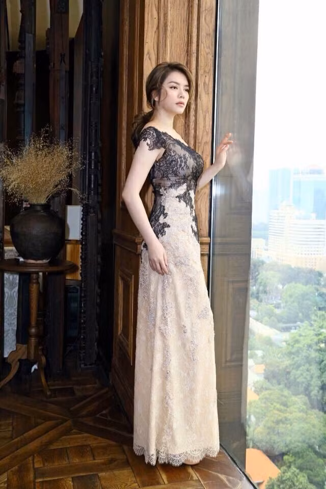 Trước đó, tin đồn Lý Nhã Kỳ bị bắt đã gây xôn xao dư luận. Giữa tâm bão, người đẹp nhanh chóng lên tiếng phủ nhận. Ảnh: FB