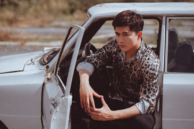 Vào những ngày đầu tháng 5, Tim bất ngờ chia sẻ nỗi buồn mà anh chịu đựng suốt một năm qua khiến nhiều người đồn đoán nam ca sĩ úp mở chuyện ly hôn.