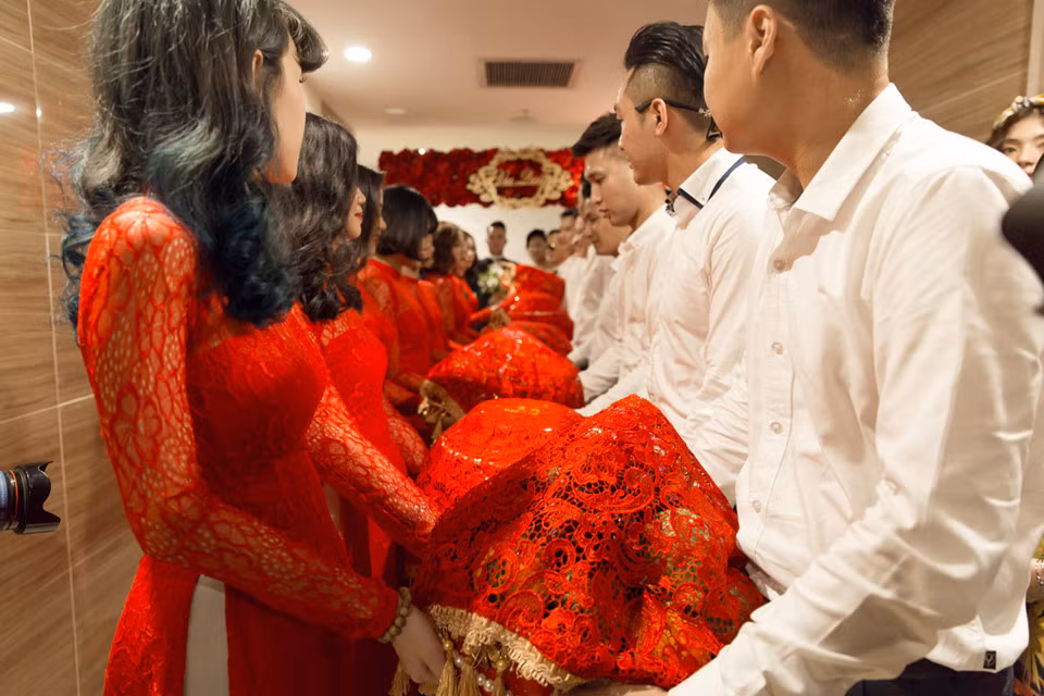 Diệp Lâm Anh và ông xã đã có 3 năm hẹn hò trước khi quyết định về chung nhà. Đức Phạm từng du học Canada trước khi về Việt Nam kinh doanh công ty của gia đình.