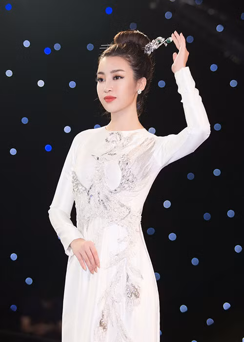 Chương trình Hoa hậu Việt Nam 2018 - Người đẹp nhân ái được phát sóng vào lúc 10h sáng chủ nhật hàng tuần trên VTV9, bắt đầu từ 15/7.