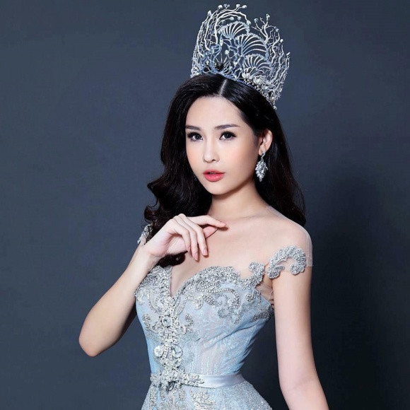 Lê Âu Ngân Anh từng dính vào nhiều vụ lùm xùm về nhan sắc, phát ngôn sau khi đăng quang Hoa hậu Đại dương 2017.