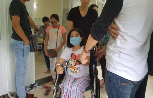 Dien vien Mai Phuong bi ung thu bat dau vao qua trinh xa tri